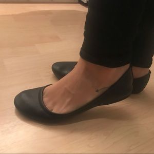 Black ballet flats